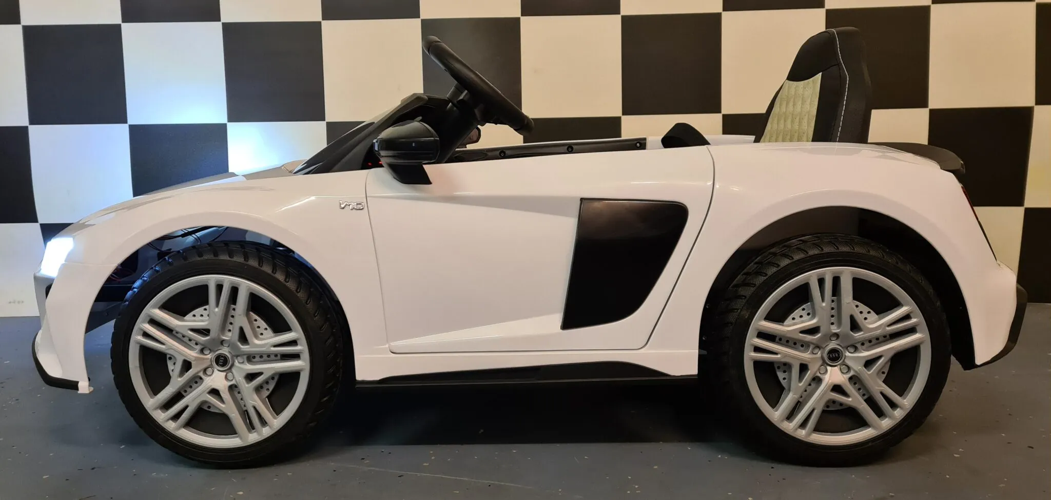 AUDI R8 SPORT 12V, BLANCO, ASIENTO CUERO, RUEDAS GOMA, RC - INDA35-SPORTWHITE